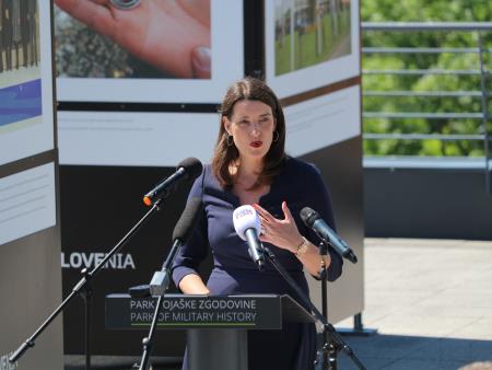 dr. Simona Kustec, MIZŠ - 1